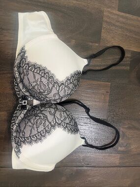 Victoria's Secret Miraculous Plunge 36A 36 A Ivory & Black Lace Push-Up Bra